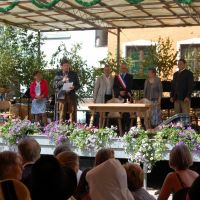 Buergermeister von Schrobenhausen haelt eine Rede